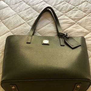 Dooney & Bourke green ladies bag.